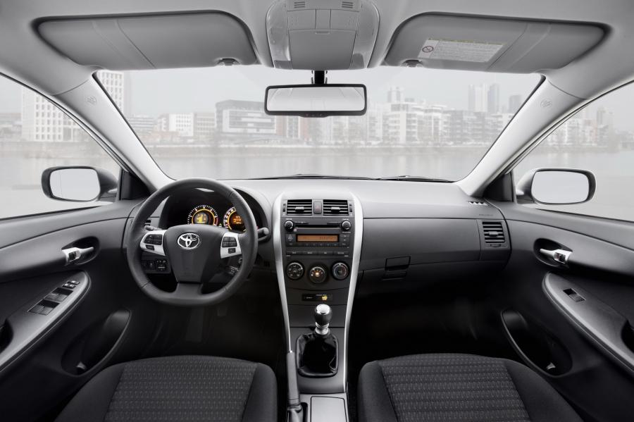  Toyota Corolla 2011 года  (фото 18 из 76)